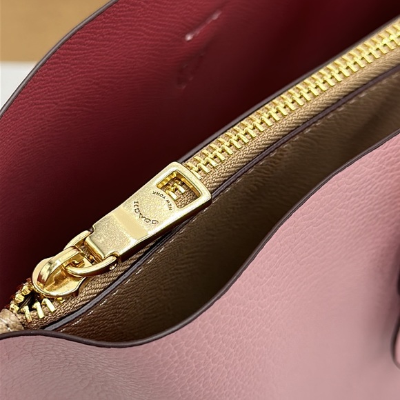 HOT DEAL 🔥Coach Mollie Shoulder Tote Bag Leather Pink color - Picture 8 of 16